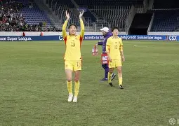 包含球员忙碌备战,女足比赛犹如战场的词条 包含球员忙碌备战,女足比赛犹如战场的词条